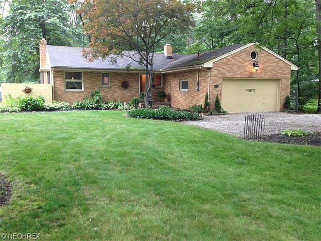 1st image of 2550 Glenmore Dr