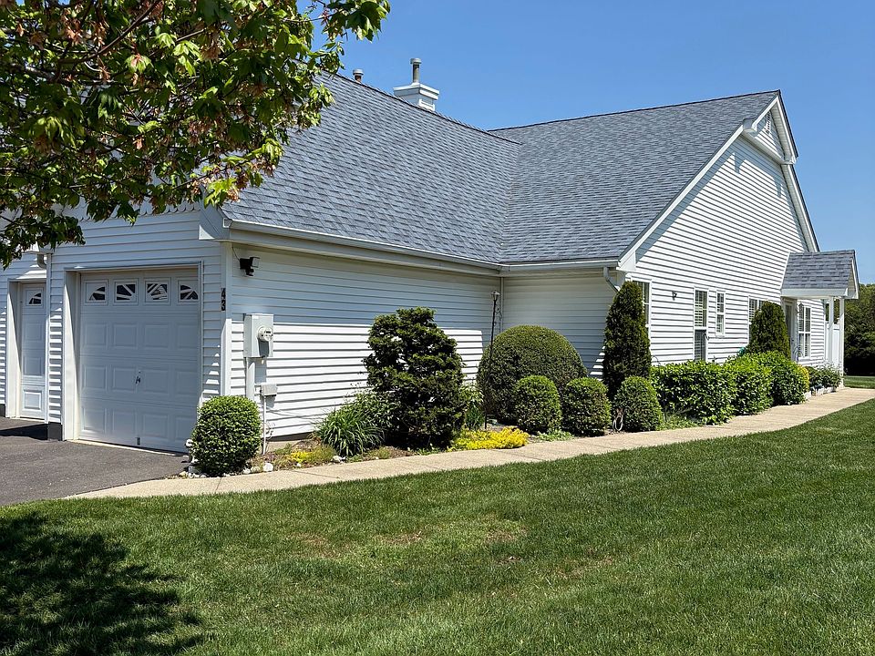 1st image of 43 Summerfield Ln N