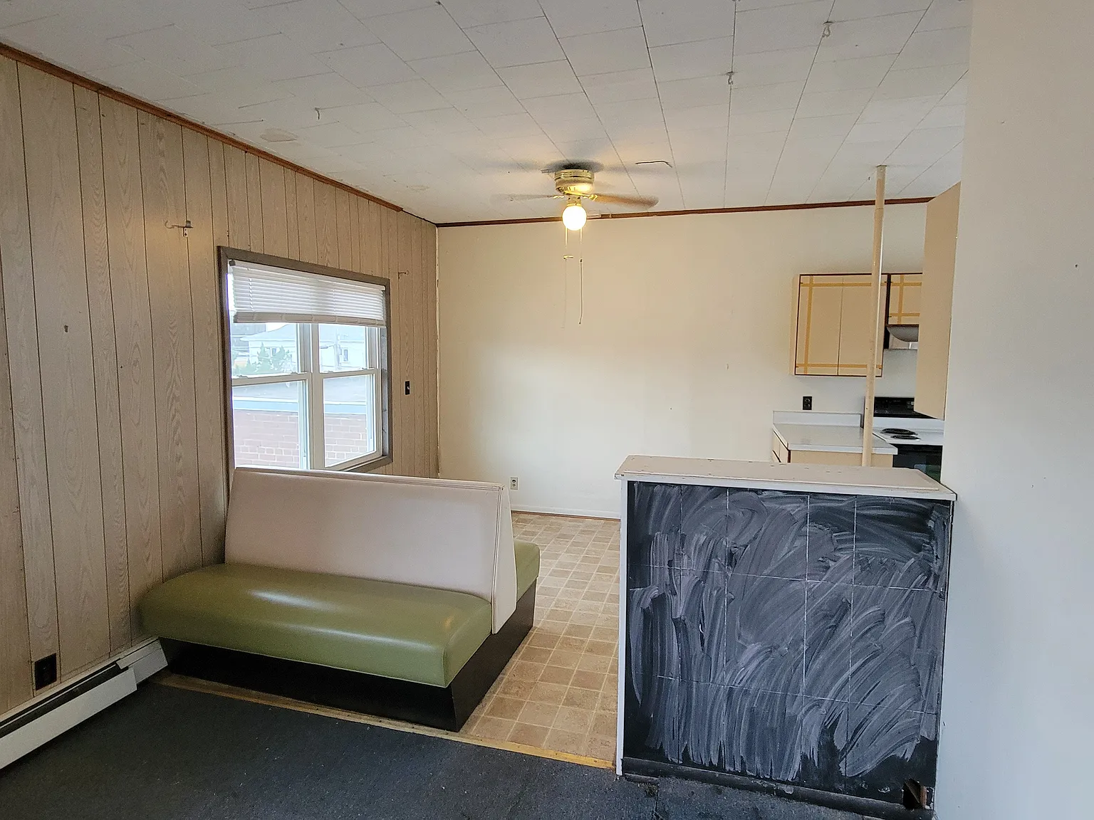 4 bed, $1,600 — Photo 4