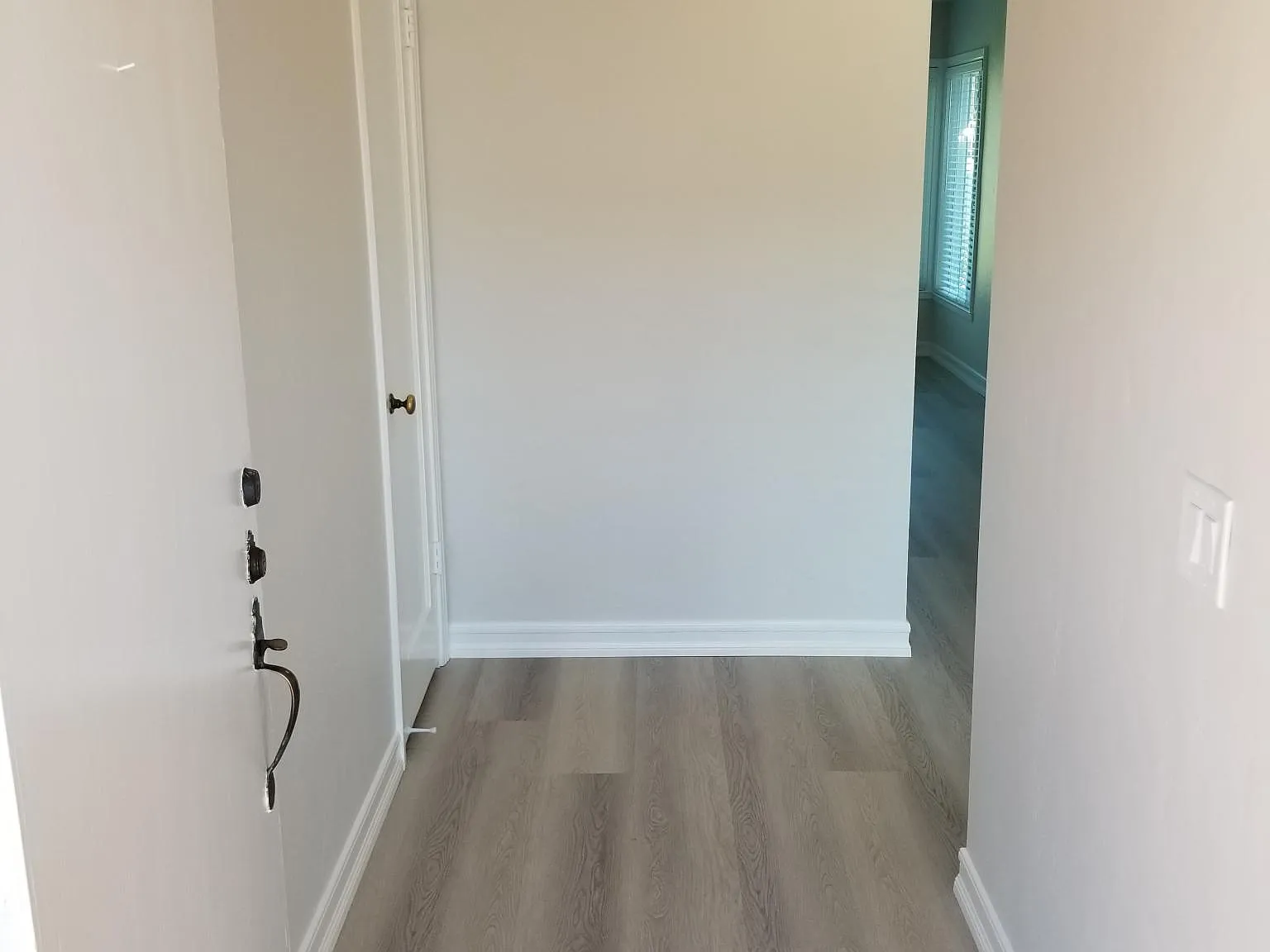 108 42nd Ave — Photo 2
