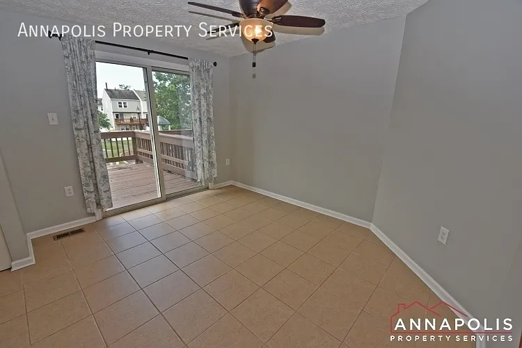 2447 Warm Spring Way — Photo 4