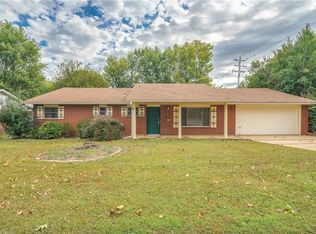 1601 Greenbriar St, Springdale, AR 72762