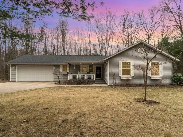 616 Thornton Ln, Sanford, MI 48657