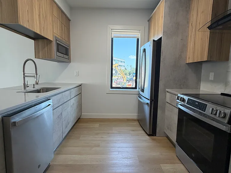 8800 Kennedy Blvd — Photo 11