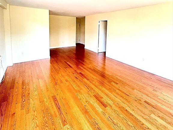 4th image of 145 Pinckney St APT 335