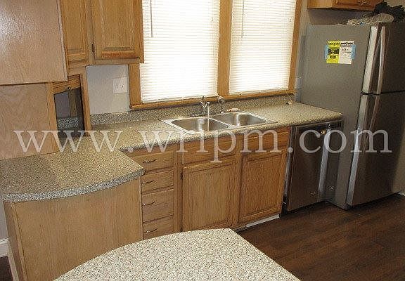 3rd image of 2252 Ellwood Ave