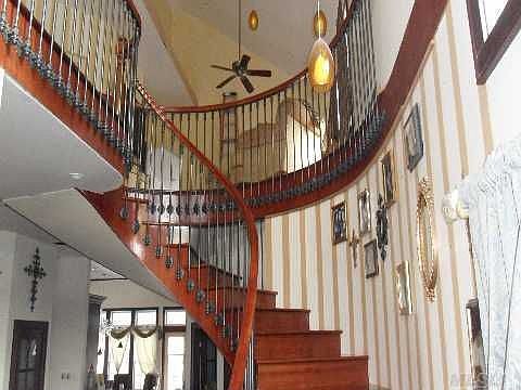 5th image of 565 Sunnybrook Dr