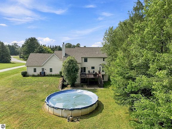 4th image of 8443 Valley Forge Dr