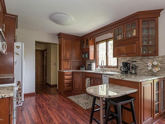 4th image of 1837 Williamsburg Dr