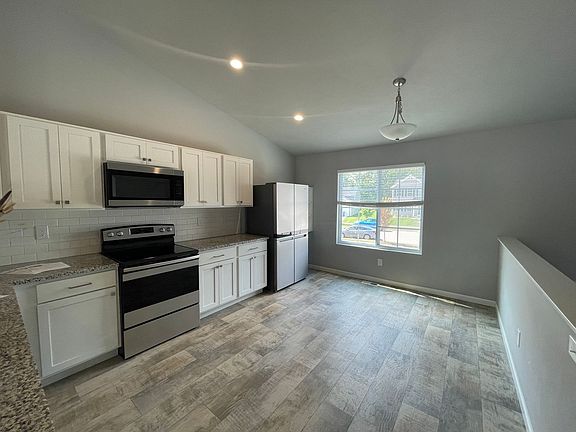 4th image of 10381 Schrier Ln