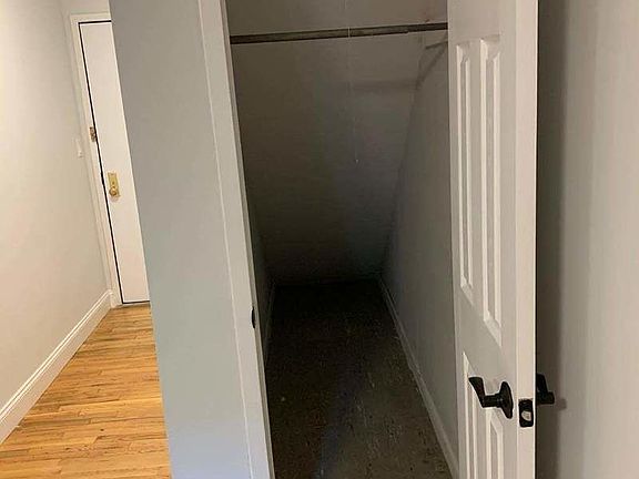 3rd image of 118 Avenue C APT 1R