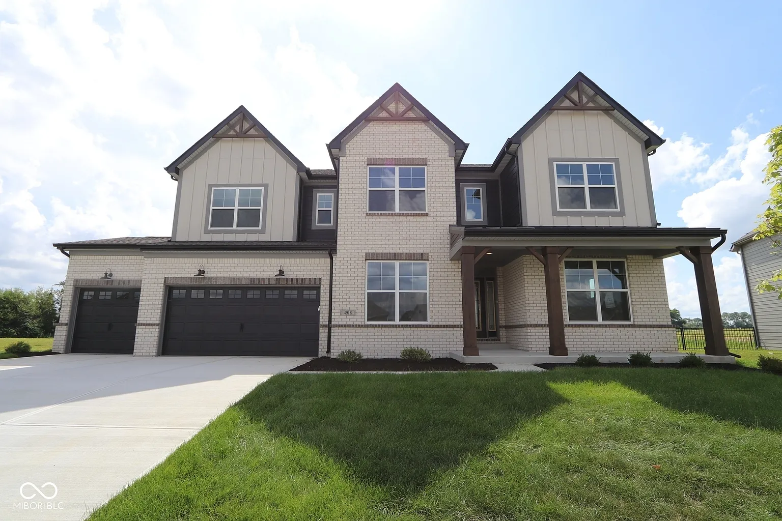 4918 Amber Crest Dr photo 1