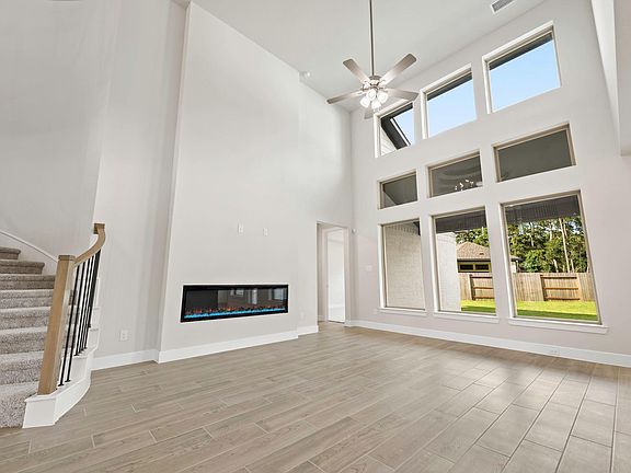 4th image of 212 Silver Sage Ct