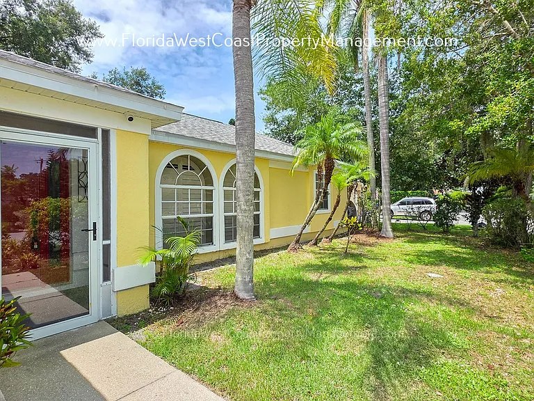 4667 Hamlets Grove Dr — Photo 43