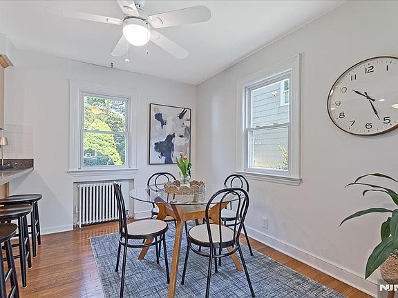 2nd image of 566 Barnett Pl