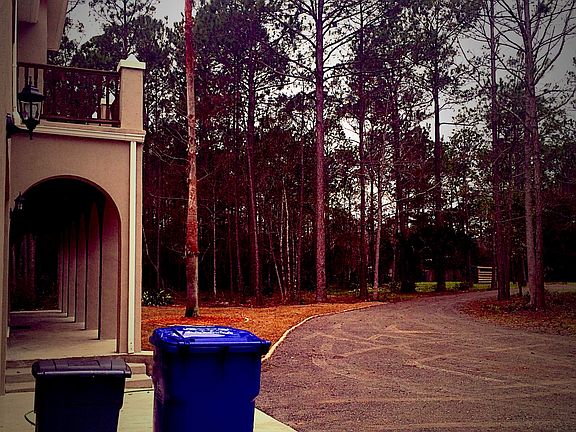 Side view driveway entry