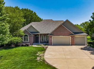 1048 SW Westside Dr, Topeka, KS 66615