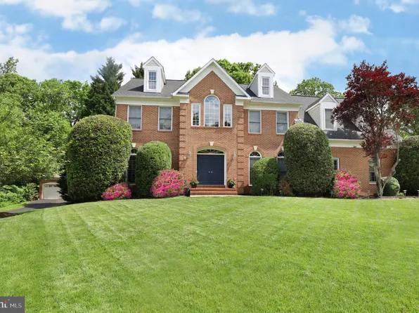 9406 Meadow Crossing Way, Fairfax Station, VA 22039