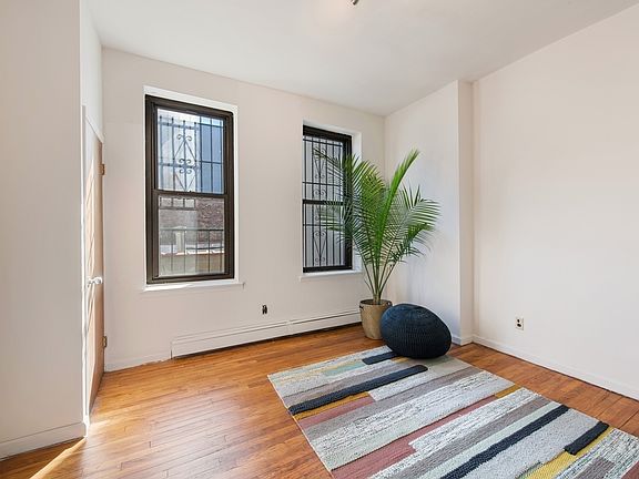 2nd image of 83 Underhill Ave APT 3B