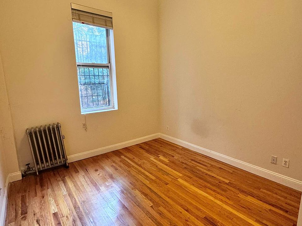 2nd image of 36 W 90th St #2R