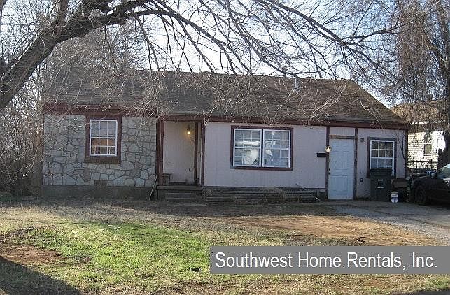 1st image of 3820 SE 24th St