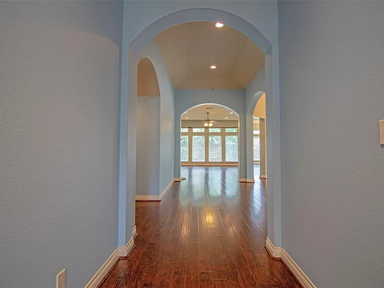 2019 Sunset Springs Dr — Photo 5