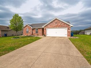 12111 Pinta Pl, Sellersburg, IN 47172