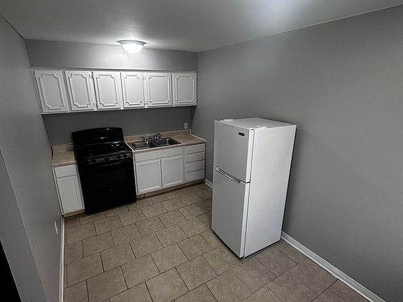 4th image of 77 Walbridge Ave APT 2
