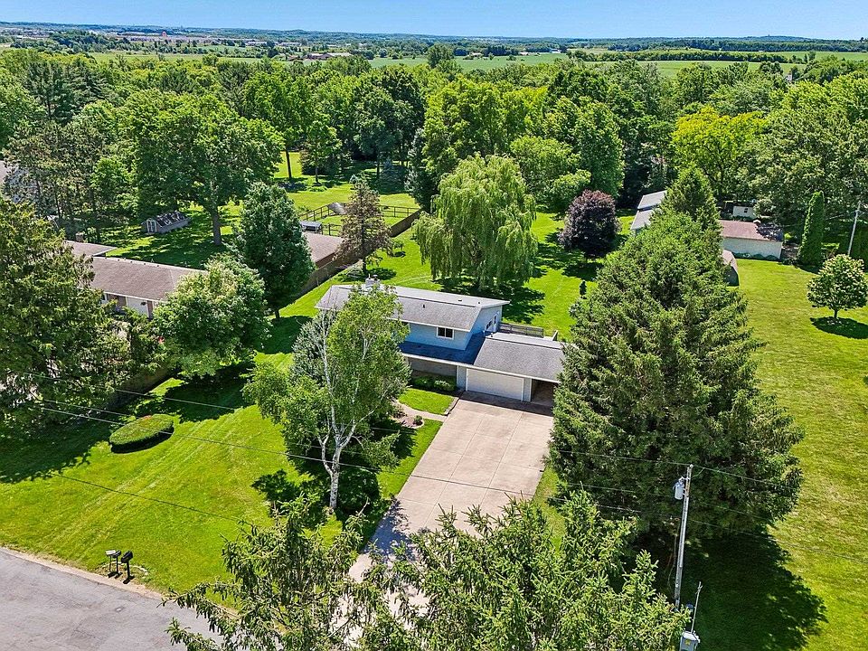 1st image of 4833 Windsor Prairie Rd
