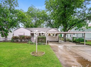 825 Gustav St, Fort Worth, TX 76114