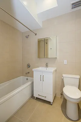 Rented by Zar LLC | media 18