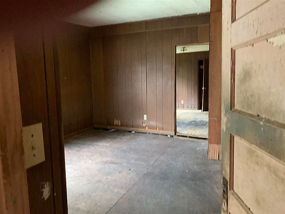 4th image of 3904 Ogden Ave