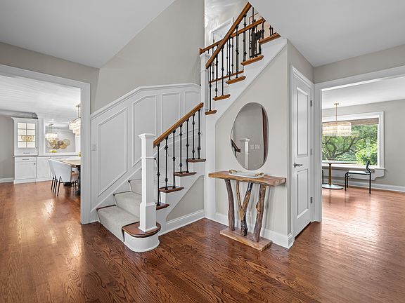 3rd image of 39W831 Hoeweed Ln