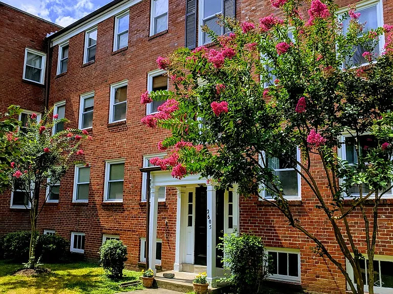 2605 Park Avenue — Photo 4