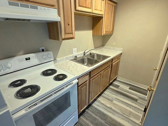 3rd image of 818 Themis St #203