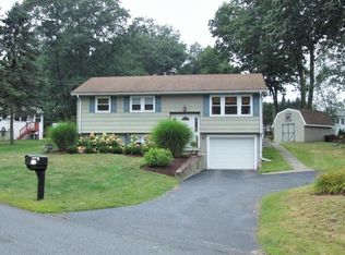 47 Beaver Brook Ln, Dracut, MA 01826