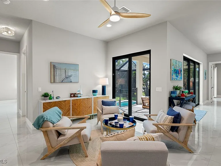 5240 Tower Dr — Photo 17