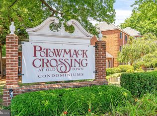1722 W Abingdon Dr APT 102, Alexandria, VA 22314