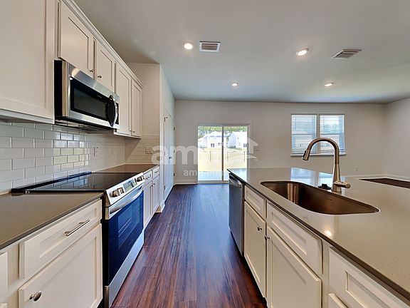 4th image of 544 Plumeria Ln