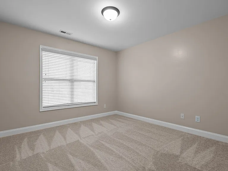 133 Lockwood Dr — Photo 33