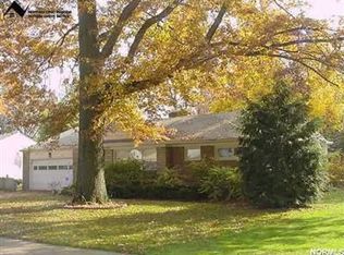 22597 Locust Ln, Rocky River, OH 44116
