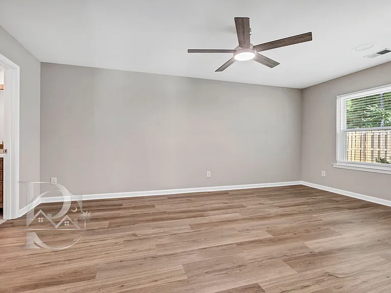 1039 Glencroft Dr — Photo 13