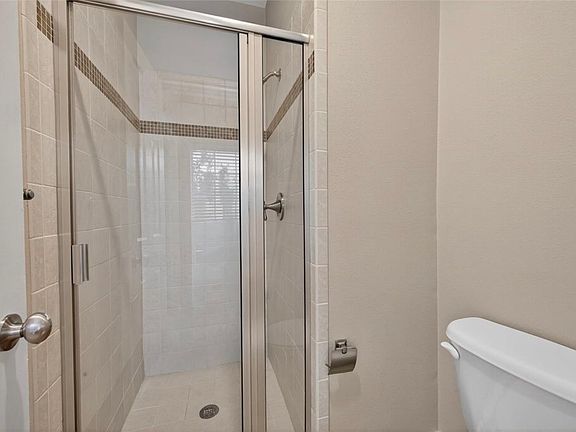 4th image of 1001 Stanford St