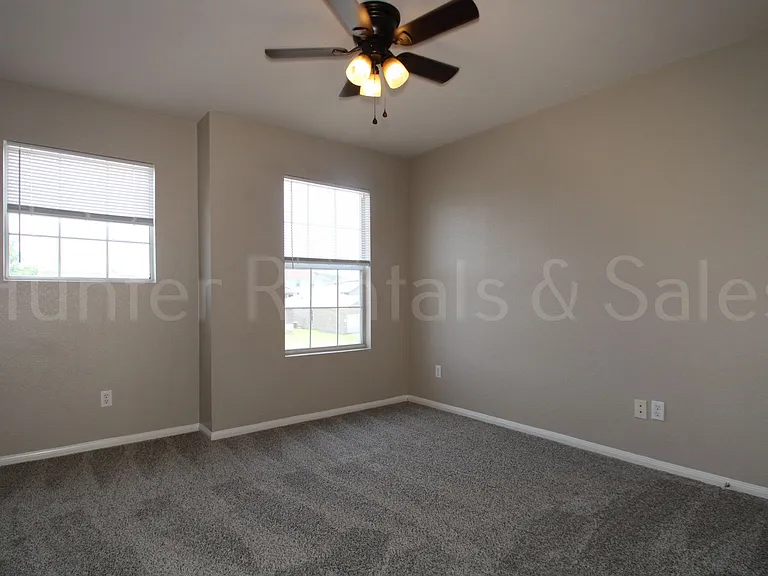 6712 Taree Loop — Photo 21