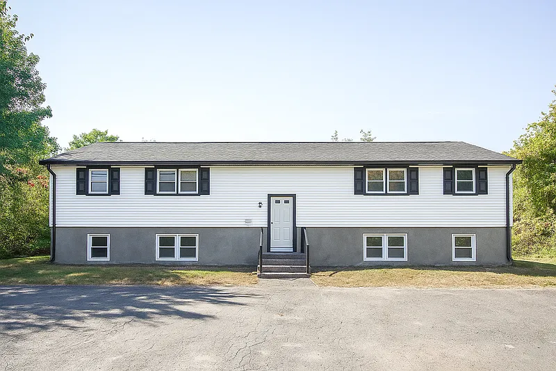 2 bed, 1.0 bath, $1,395 — Photo 1