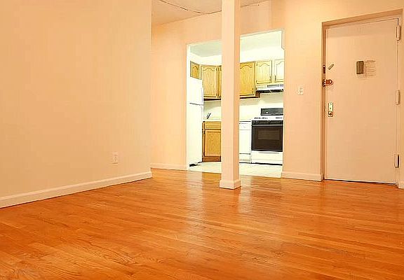 5th image of 311 W 95th St APT 2C