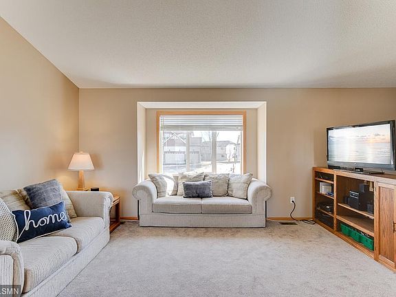 5th image of 15368 Wintergreen St NW