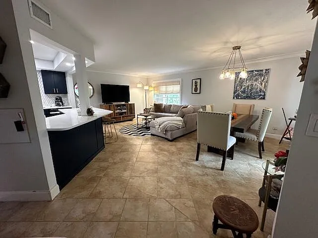 226 Seabreeze Cir — Photo 3