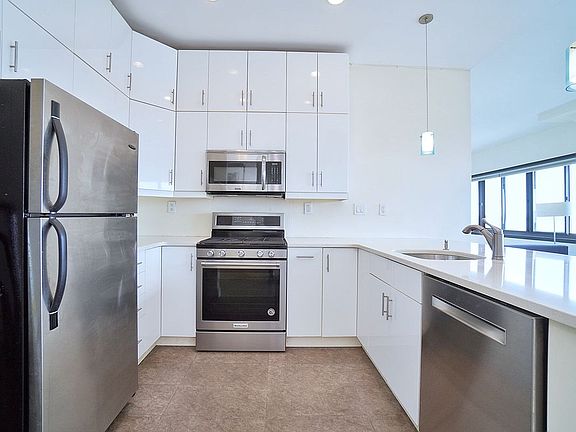 5th image of 10 Bay Street Lndg APT 4E