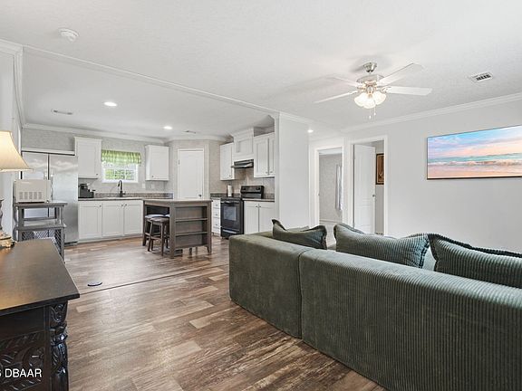 5th image of 1226 Hazelnut St
